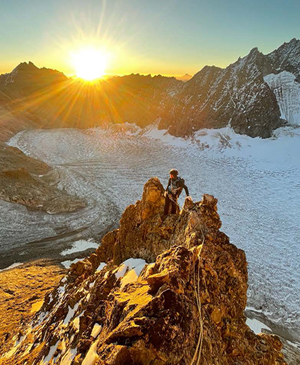UN GUIDE POUR LA HAUTE MONTAGNE